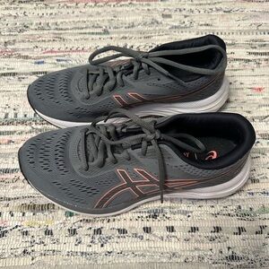 Women’s Grey and Pink Asics Tennis Shoes